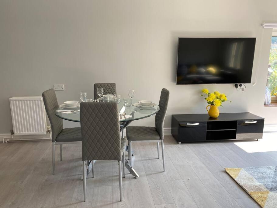 شقة The Terrace - Annexe With Views Bathford المظهر الخارجي الصورة