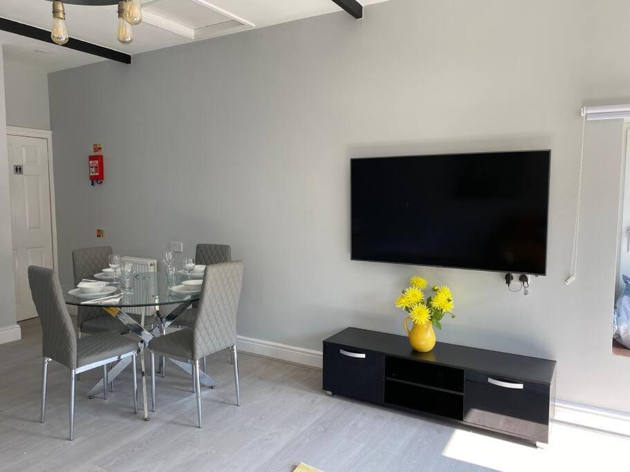 شقة The Terrace - Annexe With Views Bathford المظهر الخارجي الصورة